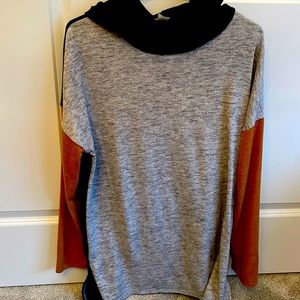 Color black oversized sweater